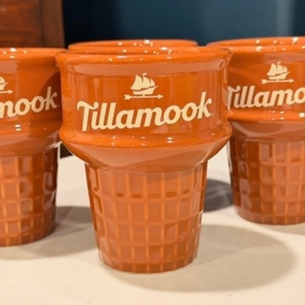 Tillamook‎ Ice Cream Cone Ceramic Cups Bowls Set of 4 Oregon Novelty Retro